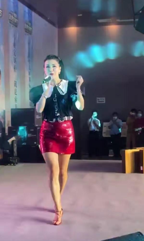 王蓉仨娃妈早期爆料视频,揭秘育儿生活点滴